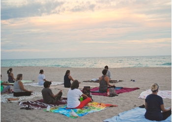 Yoga am Strand